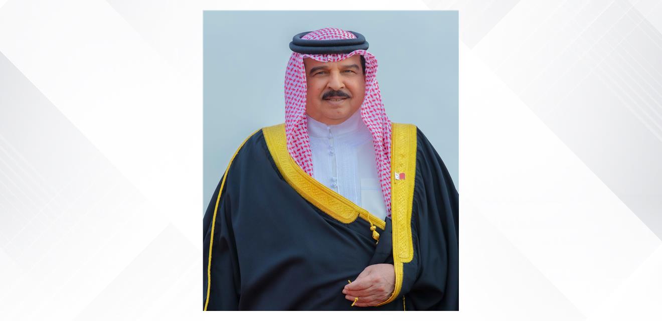 جلالة الملك المعظم يتفضل وبحضور سمو ولي العهد رئيس مجلس الوزراء ويشمل برعايته افتتاح مبنى القيادة والمنشآت الجديدة بمعسكر سافرة<